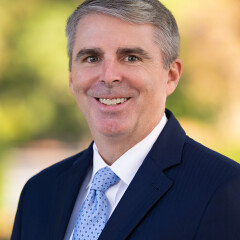 Headshot of Lee Carter III
